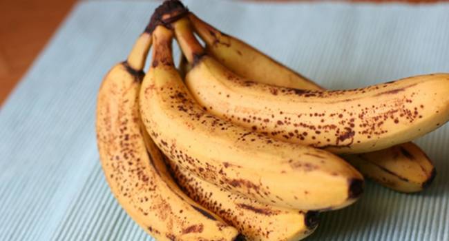 «Имеются противопоказания для некоторых пациентов»: медики заявили об опасности спелых бананов 