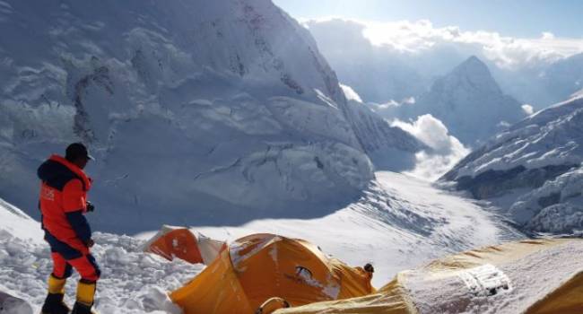 «После единственного случая»: власти Непала закрывают Эверест для туристов