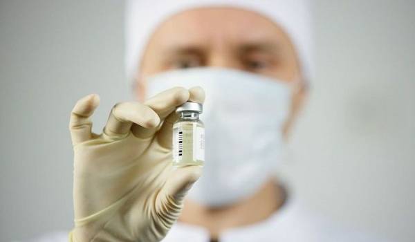 Компания Johnson & Johnson продолжит тестирование вакцины от коронавируса после болезни одного из участников испытаний 