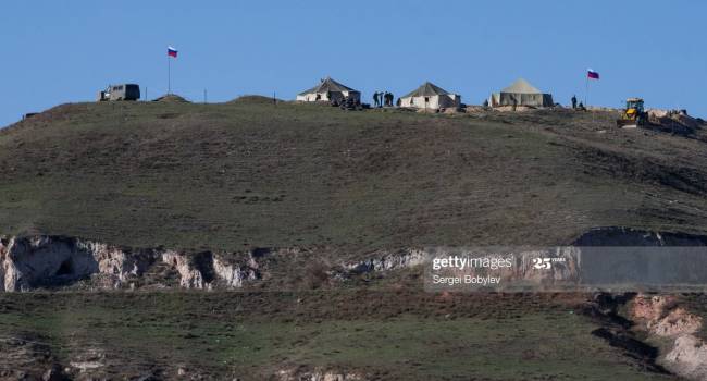 «Будет жарко! Россия вмешивается в войну»: На границе Армении и Азербайджана военные РФ разбили лагерь