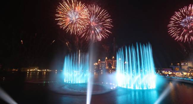 В Дубае торжественно открыли самый большой фонтан в мире