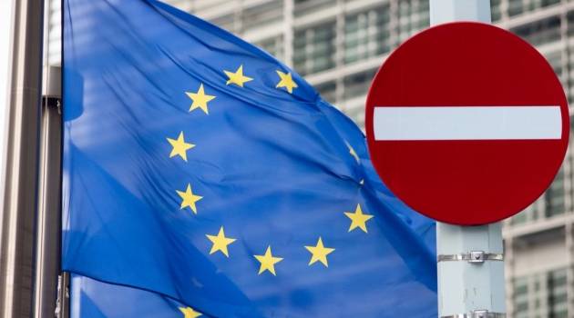«Наказание за Крым»: ЕС расширил санкции против России