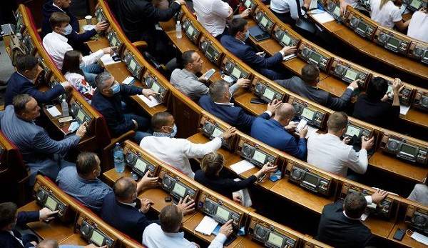 Депутатам Рады предложили запретить телеканалам отрицать российскую агрессию