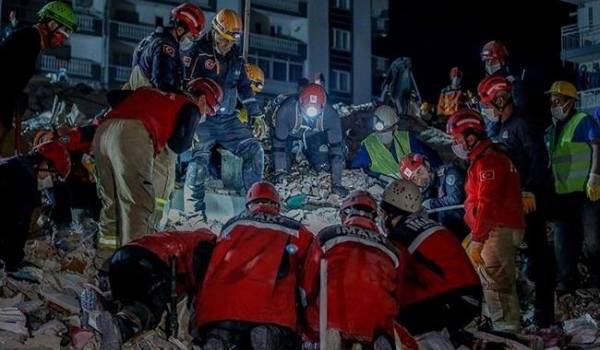 В Турции уже более 50 человек стали жертвами землетрясения 
