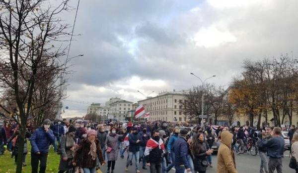 Все по традиции: в Минске начали задерживать участников протеста 