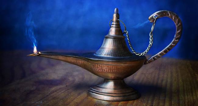 Самое крупное надувательство: индийский врач купил «лампу Алладина» за 200000 долларов