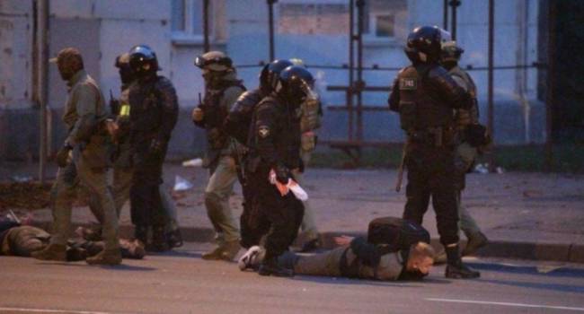 Стрельба и массовые задержания: В Минске опять происходит хаос, силовики применяют оружие
