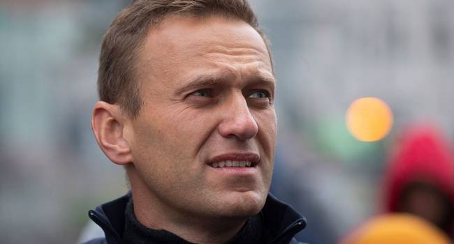 «Хорошо, что вы выкарабкались с того света!» Алексей Навальный показал, как проходит его реабилитация 