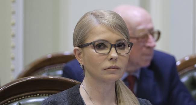 Тимошенко: Власть хочет смести этот состав КСУ, оставив распродажу земли и стратегической собственности, и завести в Конституционный суд своих марионеток