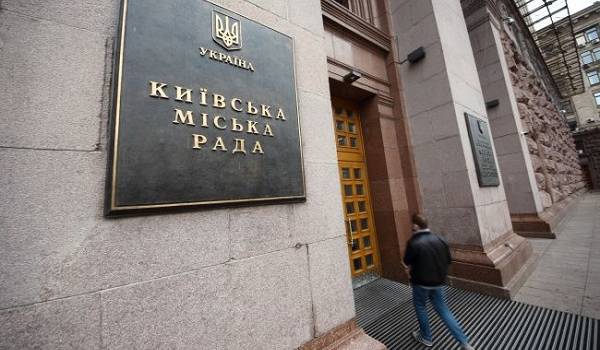 Партия Порошенко хочет создать коалицию в Киевсовете с УДАРом: у Кличко думают Партия Порошенко хочет создать коалицию в Киевсовете с УДАРом: у Кличко думают