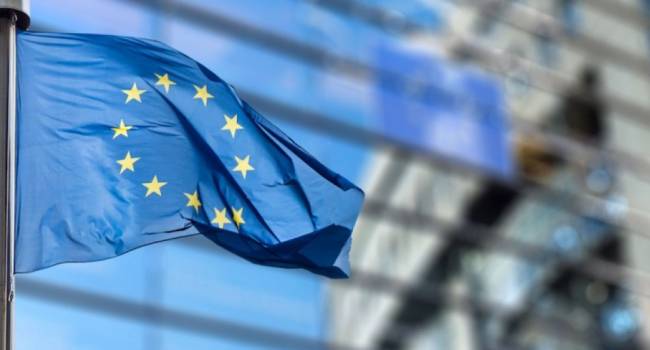 Украина рискует потерять Безвиз и макрофинансовую помощь ЕС