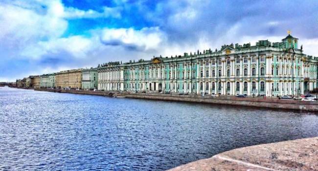 В центре Петербурга водолазы обнаружили старинное судно 