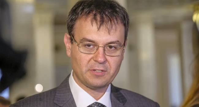 Блогер: Гетманцев – это торпеда Медведчука, запущенная против власти