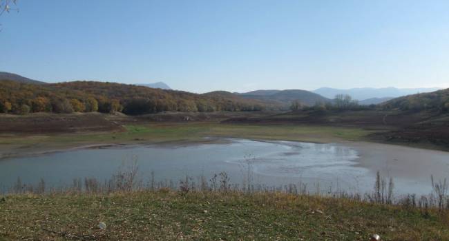 «Стало печальным болотом»: в Крыму уничтожено еще одно водохранилище