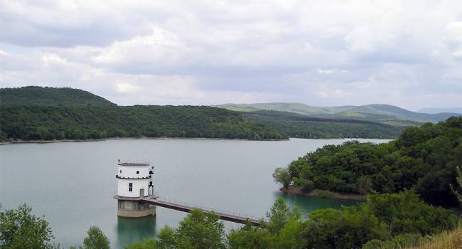 «Стало печальным болотом»: в Крыму уничтожено еще одно водохранилище