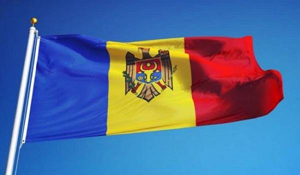 Граждане Молдовы сегодня во втором туре выбирают президента