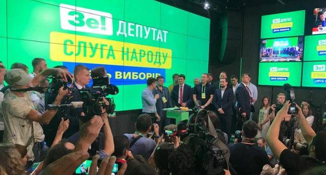 В «Слуге народа» признали, что, если не произойдет перезагрузки президентской политсилы, то о «Слуге народа» вскоре придется забыть