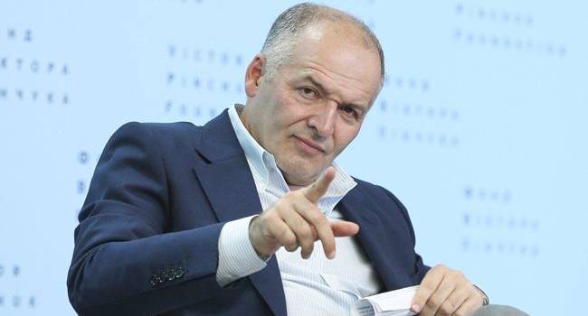Черновил: в самое ближайшее время внимательно следите за движениями Пинчука