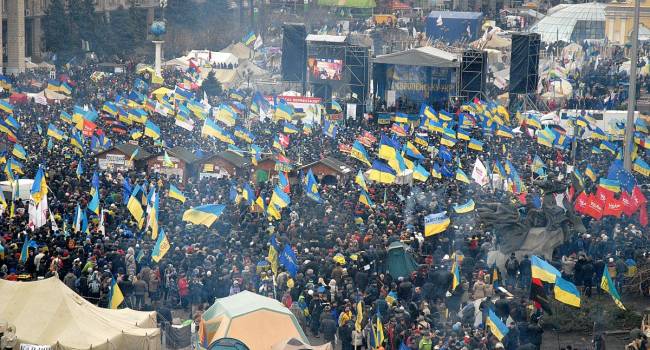 «Основным итогом Революции достоинства является то, что раньше власть просто презирала народ, а сейчас она его еще и боится»: Украинцев призывают выйти на Майдан