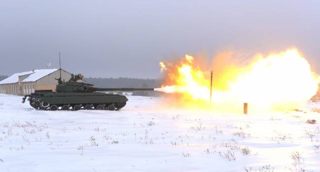 «Слава нации! Слава Украине!»: Бойцы ВСУ открыли стрельбу из танков и артиллерии