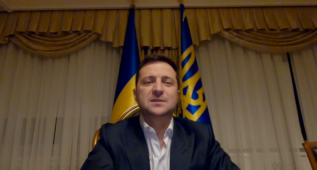 Блогер: Зеленский не имеет права приветствовать украинцев с 7-й годовщиной Революции Достоинства Блогер: Зеленский не имеет права приветствовать украинцев с 7-й годовщиной Революции Достоинства