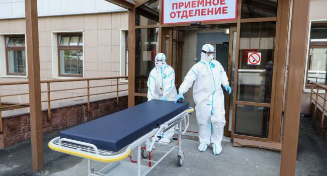 «Морги переполнены, трупы сбрасывают в подвалы»: журналист рассказал о ситуации с коронавирусом в России 