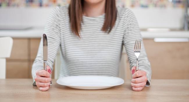 Ожирение, слабость и диабет: медики назвали основные последствия отказа от завтрака
