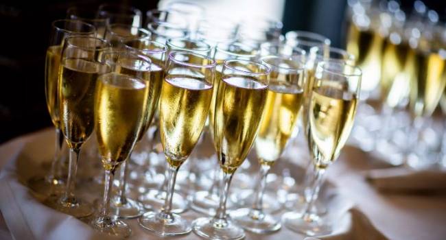Придерживайтесь определённых правил: медики рассказали о правильном употреблении алкоголя на Новый год 