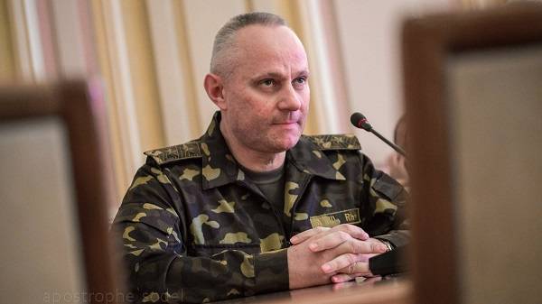 «Это чревато многочисленными гражданскими жертвами»: Хомчак выступил против военного освобождения Донбасса 