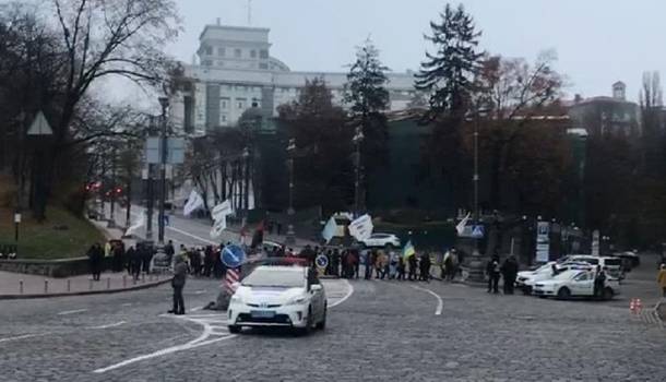  Центр Киева сегодня утром заблокировали протестующие предприниматели 