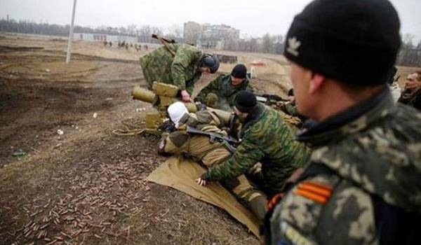 Украинские разведчики назвали число боевиков, воюющих на Донбассе