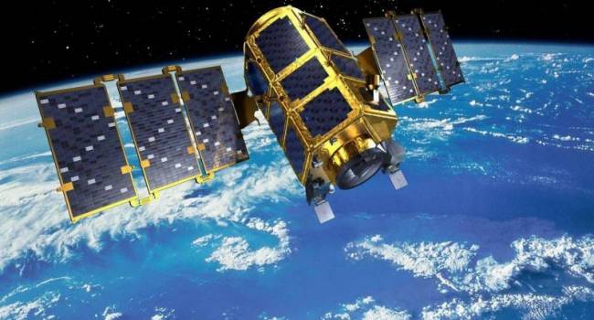 В космосе российский спутник почти столкнулся с индийским: это могло стать катастрофой