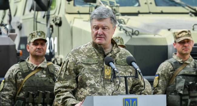 Политолог: если Порошенко обвинят за приказ о контрнаступлении для освобождения Украины, значит, следующие в суде будут украинские военные Политолог: если Порошенко обвинят за приказ о контрнаступлении для освобождения Украины, значит, следующие в суде будут украинские военные
