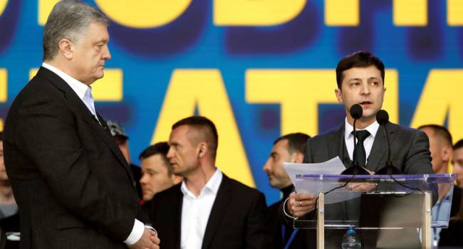 «За полтора года к президенту накопилось не меньше вопросов»: Кузьменко напомнил, как Зеленский зачитывал Порошенко вопросы на стадионе «За полтора года к президенту накопилось не меньше вопросов»: Кузьменко напомнил, как Зеленский зачитывал Порошенко вопросы на стадионе
