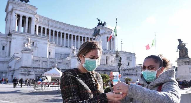 Эксперт объяснил, почему тёплый шарф не сможет стать альтернативой медицинской маске в пандемию 