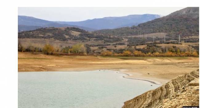 «Расход превышает поступления в 10 раз»: в сети показали полностью высохшее водохранилище в Крыму