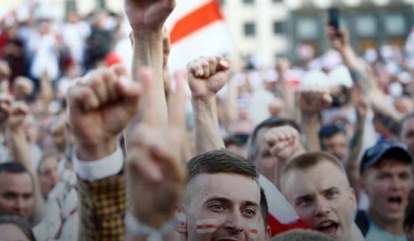 «Не допустить героизации нацизма»: в Беларуси будут сажать за бело-красный флаг «Не допустить героизации нацизма»: в Беларуси будут сажать за бело-красный флаг