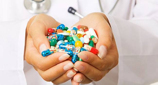 Доктор назвал самый важный препарат в домашней аптечке в период пандемии 