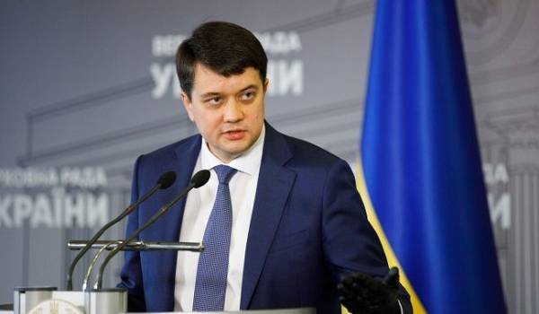 Разумков срочно сзывает депутатов Рады на совещание: что произошло