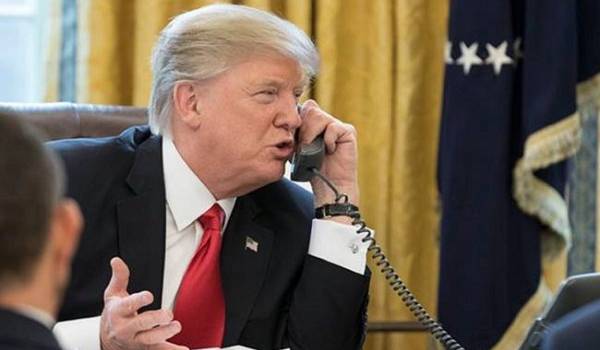 СМИ: Трамп закатил истерику и отказывается покидать Белый дом СМИ: Трамп закатил истерику и отказывается покидать Белый дом