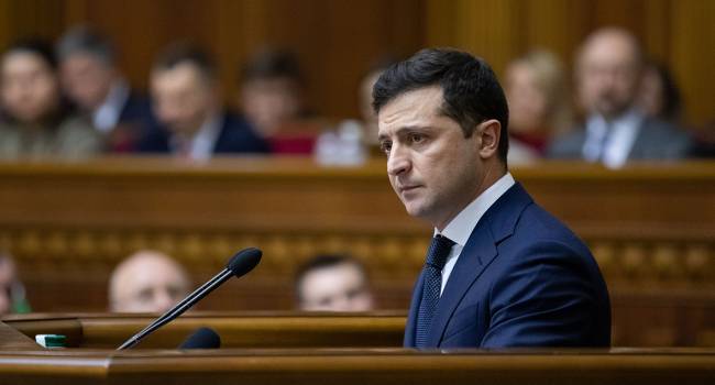 Блогер: главная проблема Зеленского-политика в том, что он полностью лег под олигархов Блогер: главная проблема Зеленского-политика в том, что он полностью лег под олигархов