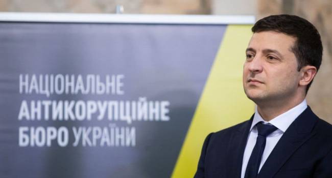 Журналист: впервые в истории украинские силовики ломились с обыском в Офис президента Украины, а из Офиса силовиков послали Журналист: впервые в истории украинские силовики ломились с обыском в Офис президента Украины, а из Офиса силовиков послали