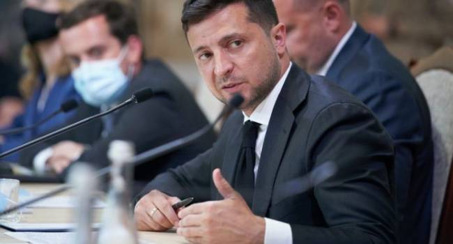 Нардеп: то, что забронированного количества вакцины хватит лишь на 5% украинцев Зеленского не сильно беспокоит. Для него, его родных, бизнес-партнеров хватит