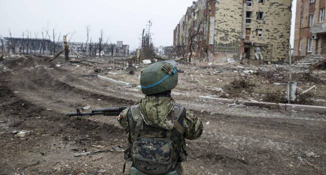 Боец ВСУ попал в плен к российским военным на Донбассе
