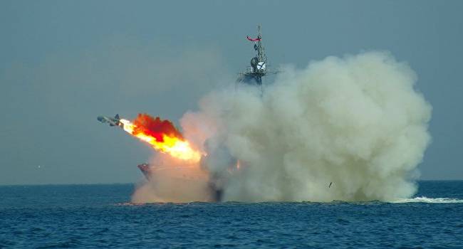 «Наступлению с Крыма быть?»: В Севастополе Черноморский флот провел боевые стрельбы