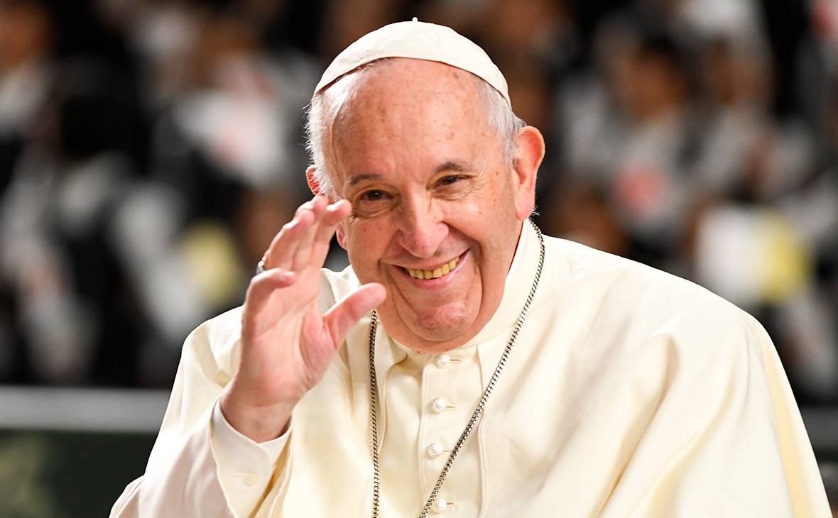 Папа Франциск осудил людей, которые во время карантина летали в отпуск