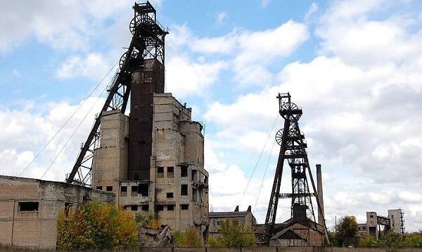 Правозащитники: оккупанты разбирают шахты в Луганской области и вывозят из них металл 