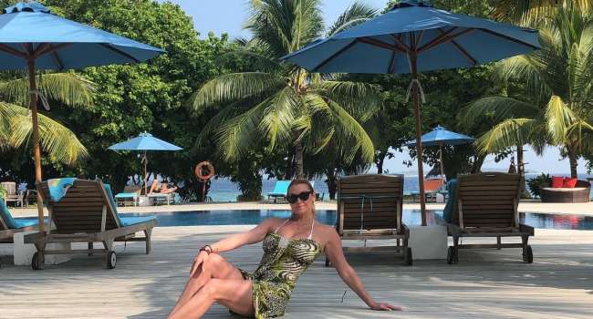 Истосковалась по отдыху на дорогом курорте: Волочкова никуда не поехала на праздники и размечталась об отпуске на Мальдивах