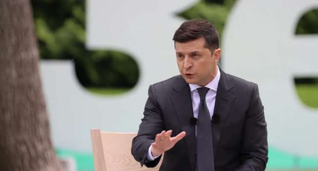 Политолог: украинцам предлагают прекрасный выбор из двух невероятных вариантов Политолог: украинцам предлагают прекрасный выбор из двух невероятных вариантов