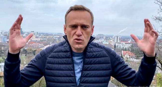 Блогер: когда дедушка станет совсем старенький, россиянам скормят Навального, как скормили когда-то молодого Путина после алкоголика Ельцина